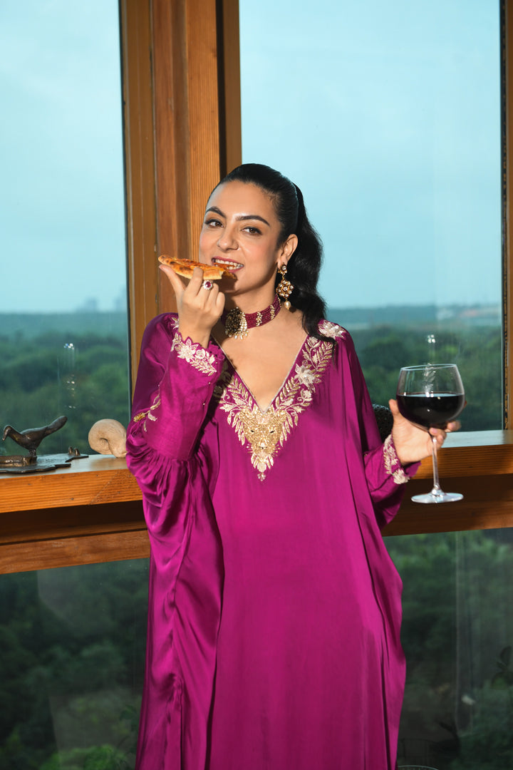 Satin Lionheart Kaftan- in Wine