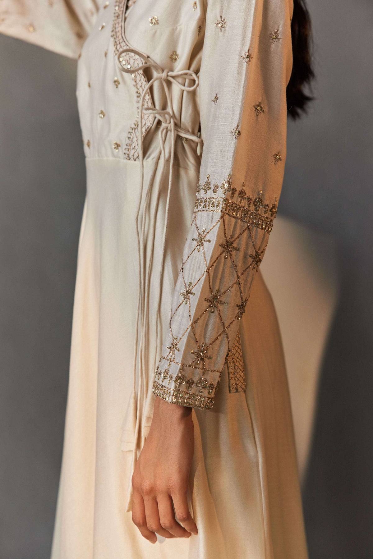 IVORY ANGRAKHA