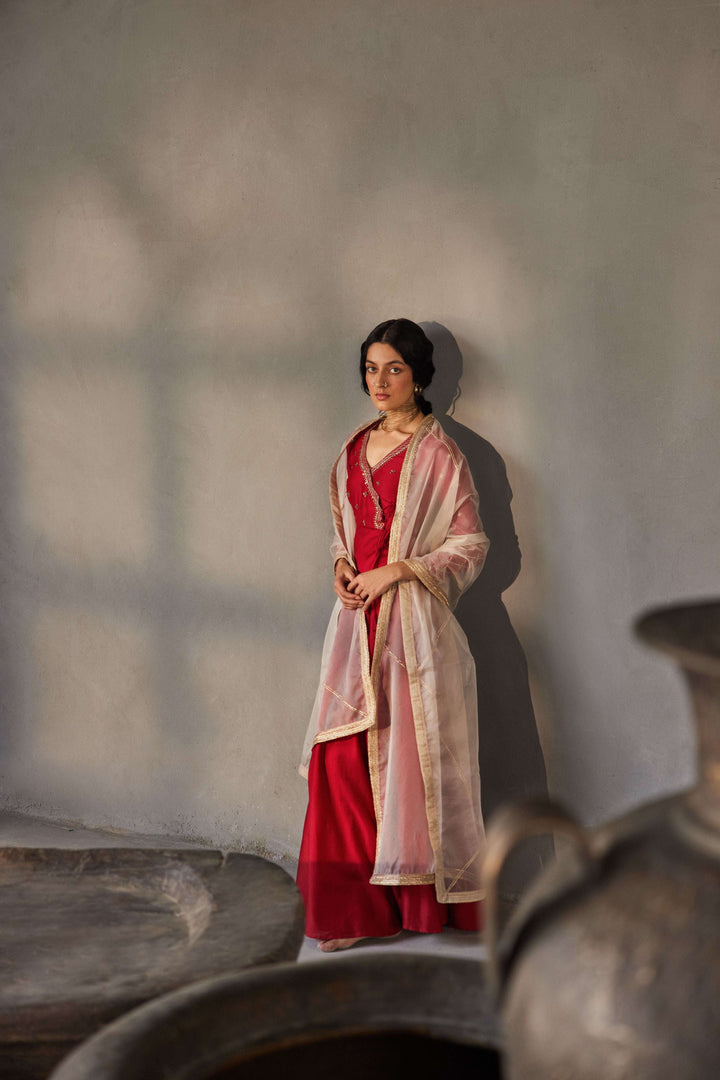 RED ANGRAKHA