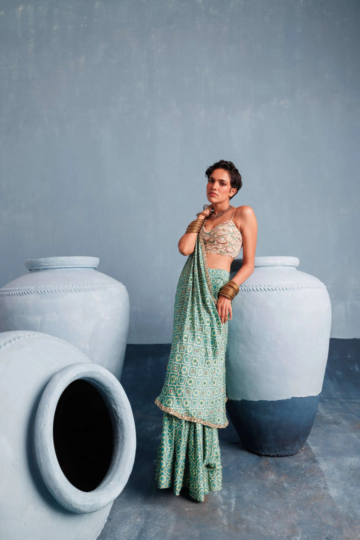 Multi-Colour Scalloped Stitched Saree Blouse_3
